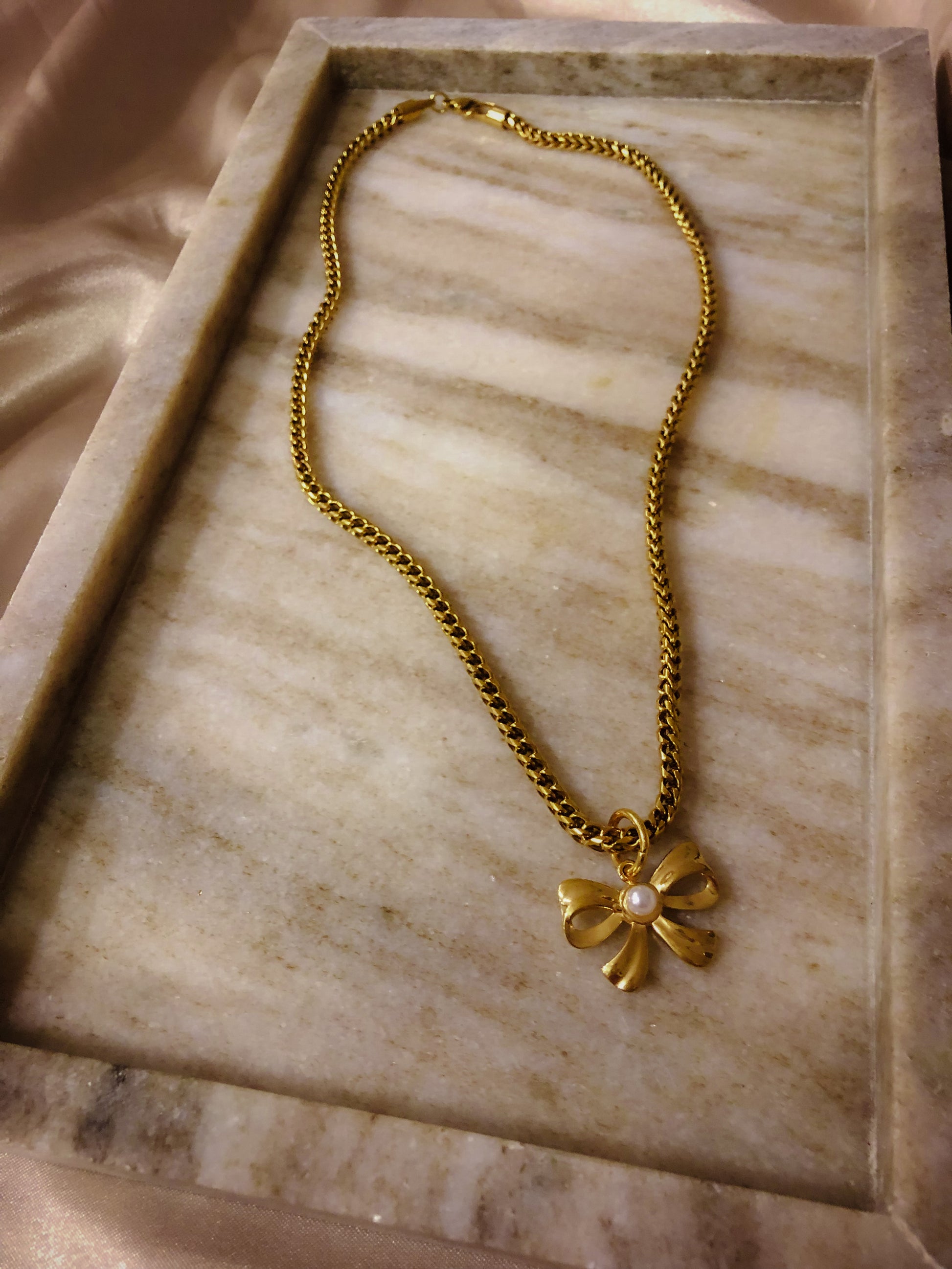 Little Bow Necklace 