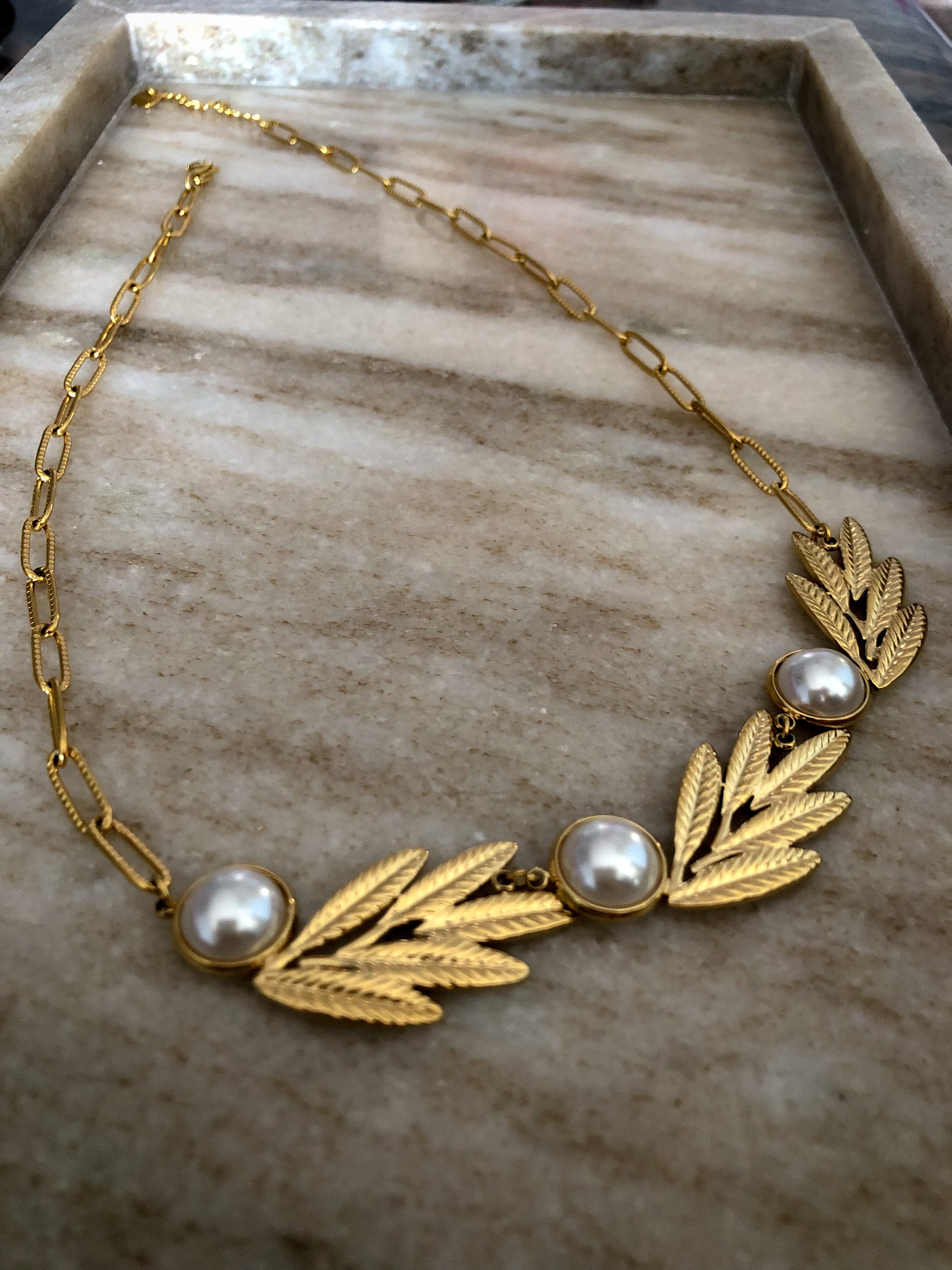 Electra Necklace in gold 