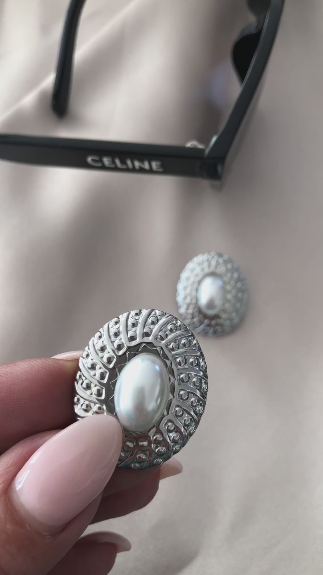 The vintage earrings in silver